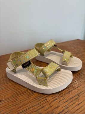 Teva original gold iridescent toddler size 9